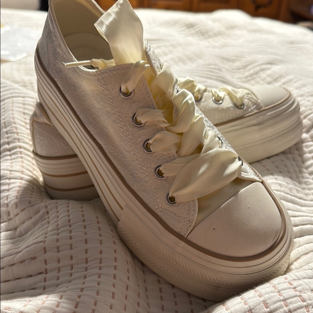 Women's Cream Platform Sneakers